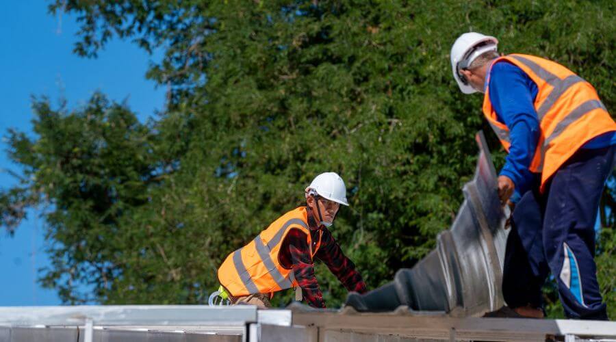 Professional gutter cleaning in Toccoa Falls, GA